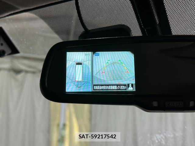 Nissan NV350 Caravan 2018-05 8056287-1