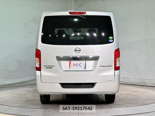 Nissan NV350 Caravan 2018-05 8056287-13