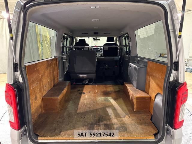 Nissan NV350 Caravan 2018-05 8056287-15