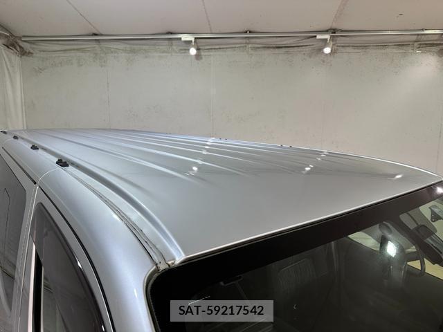 Nissan NV350 Caravan 2018-05 8056287-17
