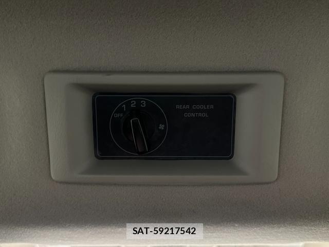 Nissan NV350 Caravan 2018-05 8056287-19