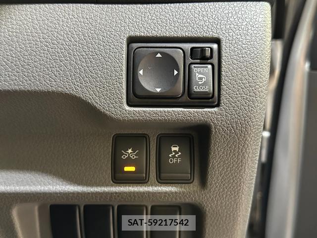 Nissan NV350 Caravan 2018-05 8056287-5