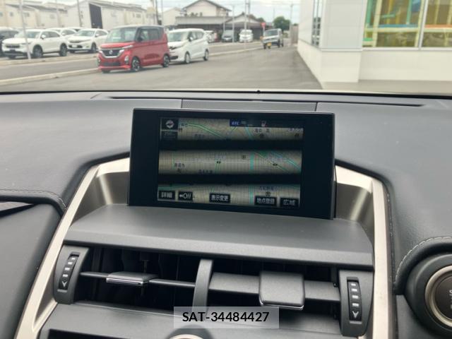 Lexus NX 2016-07 8053871-18