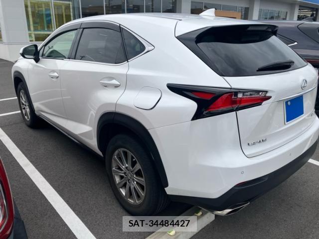 Lexus NX 2016-07 8053871-3