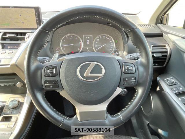 Lexus NX 2018-01 8054412-10