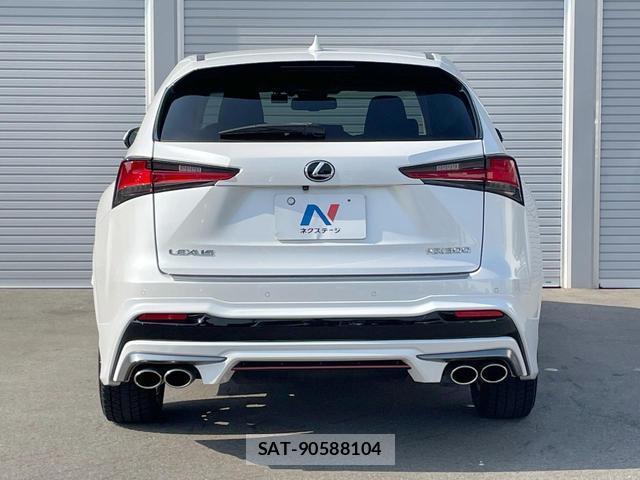 Lexus NX 2018-01 8054412-14