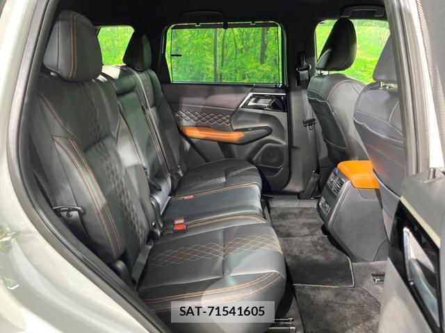 Mitsubishi OUTLANDER PHEV 2022-12 8053766-8