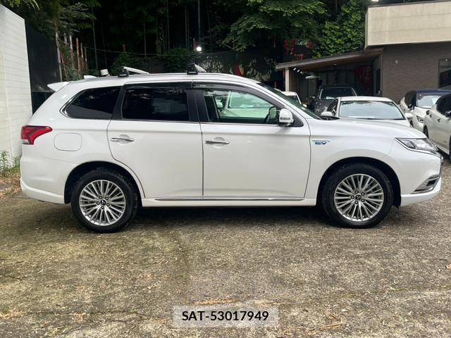 Mitsubishi OUTLANDER PHEV 2018-11 8053942-4
