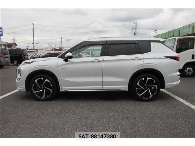 Mitsubishi OUTLANDER PHEV 2022-01 8054943-10