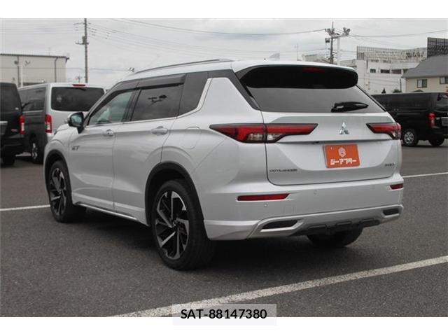 Mitsubishi OUTLANDER PHEV 2022-01 8054943-11