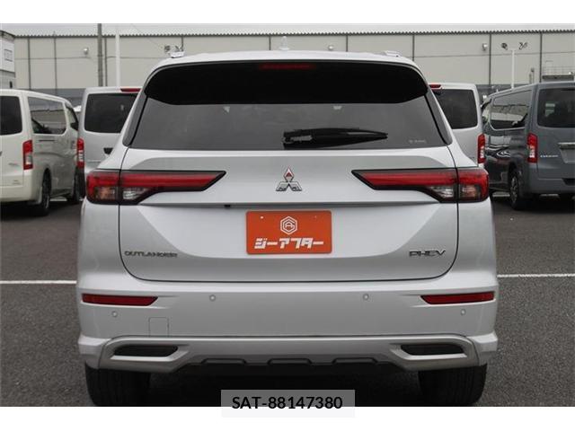 Mitsubishi OUTLANDER PHEV 2022-01 8054943-12