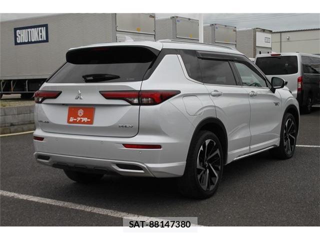 Mitsubishi OUTLANDER PHEV 2022-01 8054943-13