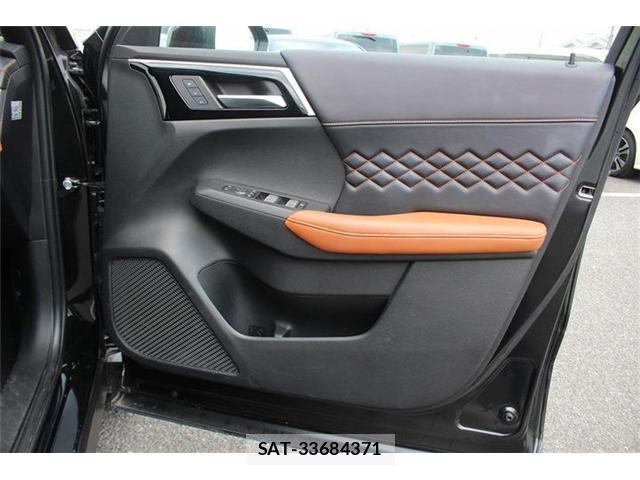 Mitsubishi OUTLANDER PHEV 2022-05 8054945-18
