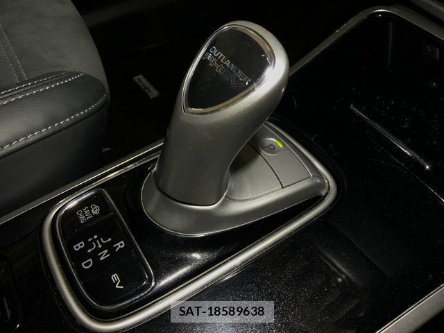 Mitsubishi OUTLANDER PHEV 2021-07 8055552-15