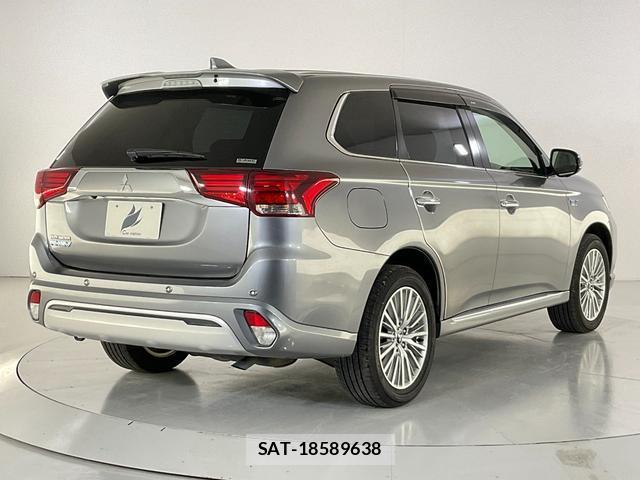 Mitsubishi OUTLANDER PHEV 2021-07 8055552-6