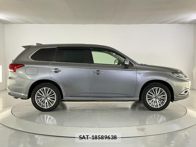 Mitsubishi OUTLANDER PHEV 2021-07 8055552-7