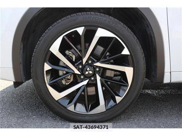 Mitsubishi OUTLANDER PHEV 2022-06 8055667-13