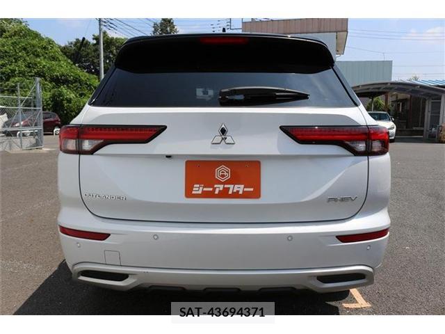 Mitsubishi OUTLANDER PHEV 2022-06 8055667-9