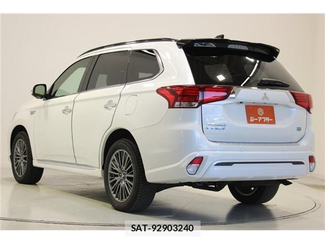 Mitsubishi OUTLANDER PHEV 2018-11 8055896-10