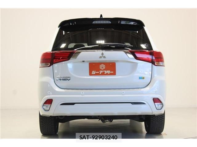 Mitsubishi OUTLANDER PHEV 2018-11 8055896-11