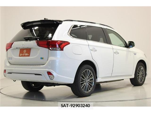 Mitsubishi OUTLANDER PHEV 2018-11 8055896-12