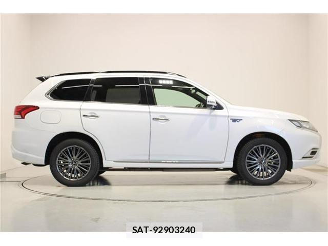 Mitsubishi OUTLANDER PHEV 2018-11 8055896-13