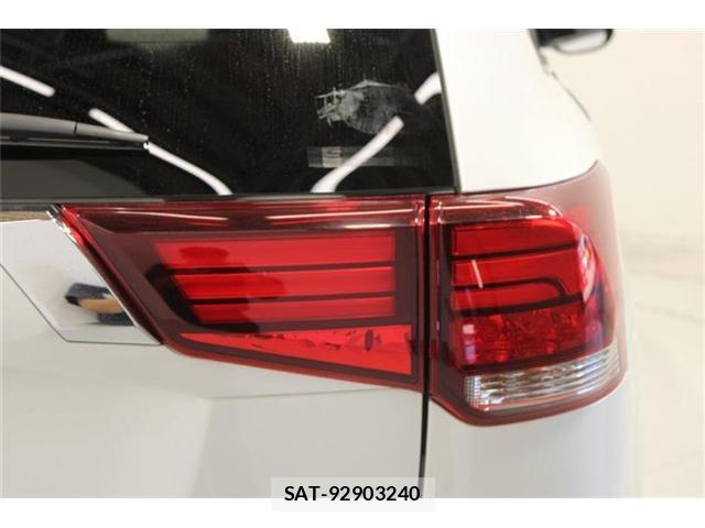 Mitsubishi OUTLANDER PHEV 2018-11 8055896-18