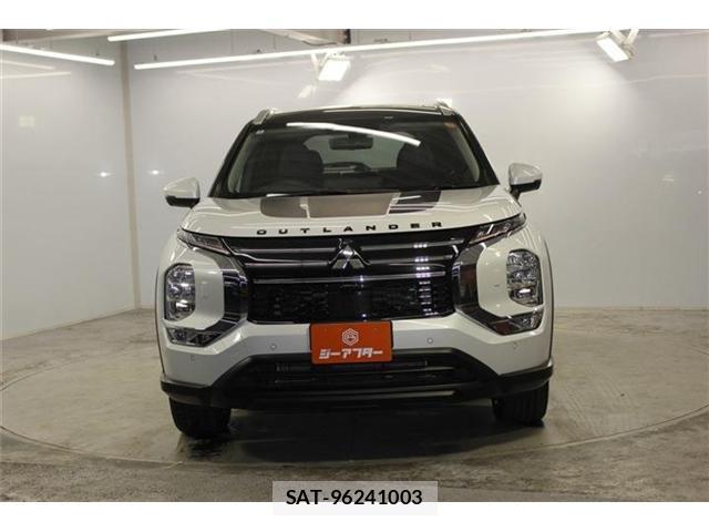 Mitsubishi OUTLANDER PHEV 2024-11 8055906-1