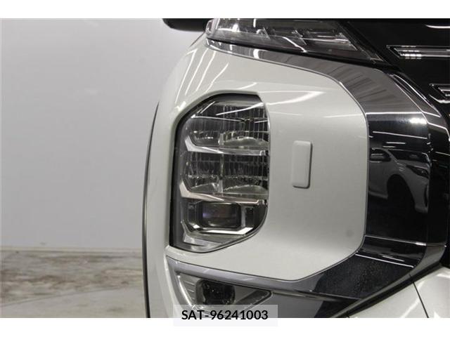 Mitsubishi OUTLANDER PHEV 2024-11 8055906-12