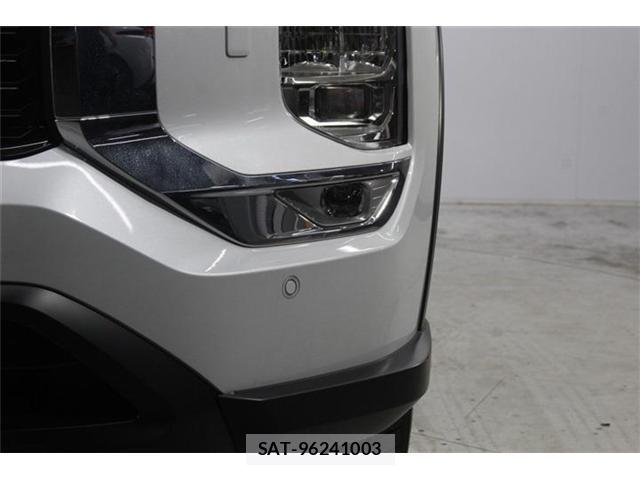 Mitsubishi OUTLANDER PHEV 2024-11 8055906-17
