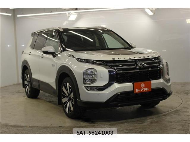 Mitsubishi OUTLANDER PHEV 2024-11 8055906-2