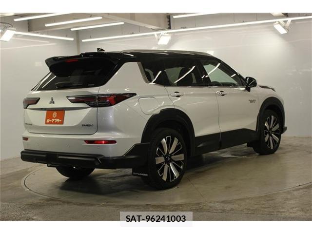Mitsubishi OUTLANDER PHEV 2024-11 8055906-4