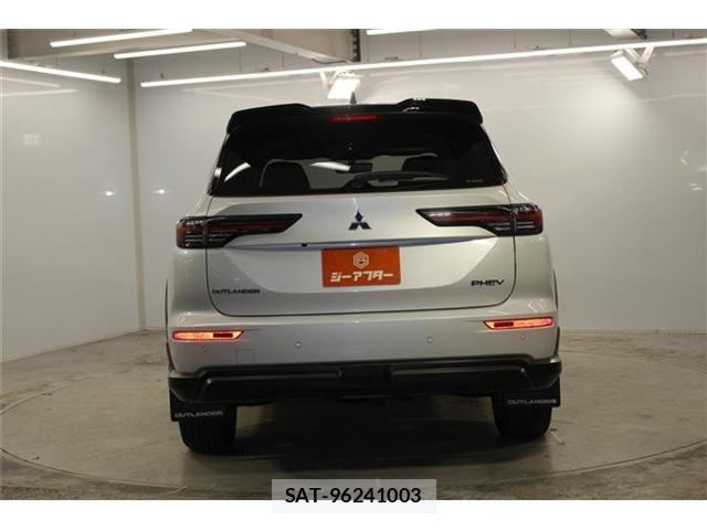 Mitsubishi OUTLANDER PHEV 2024-11 8055906-5