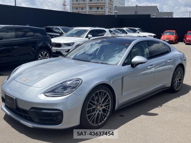 Porsche PANAMERA 2022-06 8054563-12