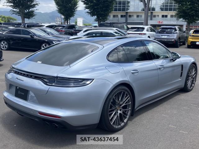 Porsche PANAMERA 2022-06 8054563-13
