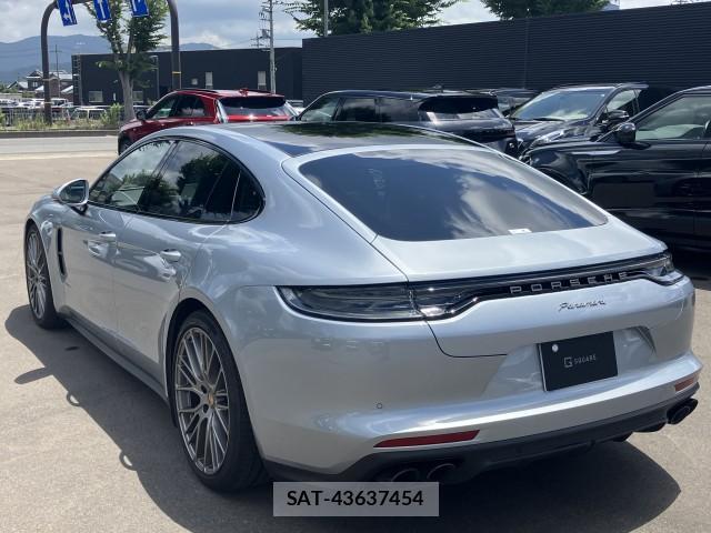 Porsche PANAMERA 2022-06 8054563-14