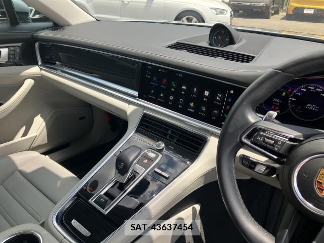Porsche PANAMERA 2022-06 8054563-17