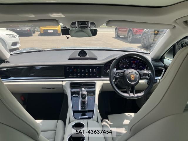 Porsche PANAMERA 2022-06 8054563-2