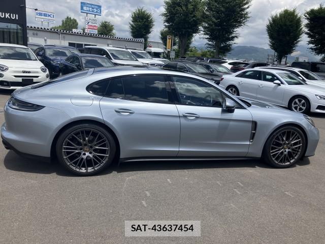 Porsche PANAMERA 2022-06 8054563-3