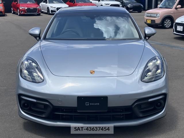 Porsche PANAMERA 2022-06 8054563-9
