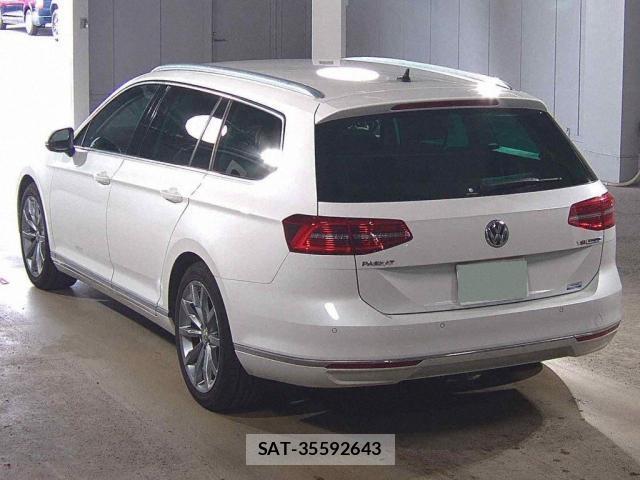 VolksWagen PASSAT VARIANT 2015-07 8055046-5