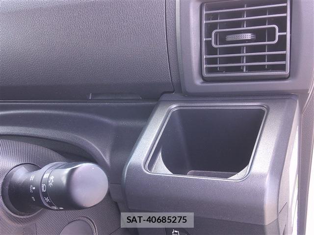 Toyota Pixis Mega 2016-01 8054247-18
