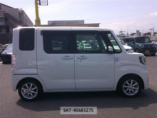 Toyota Pixis Mega 2016-01 8054247-4