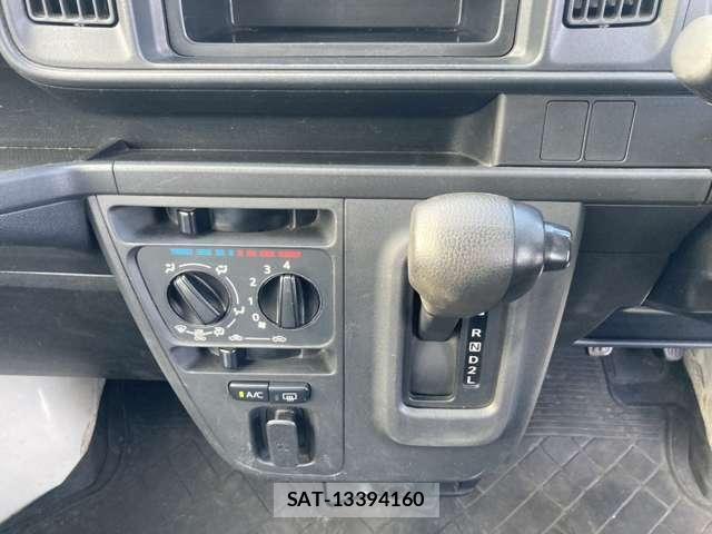 Toyota PIXIS VAN 2020-06 8053664-17
