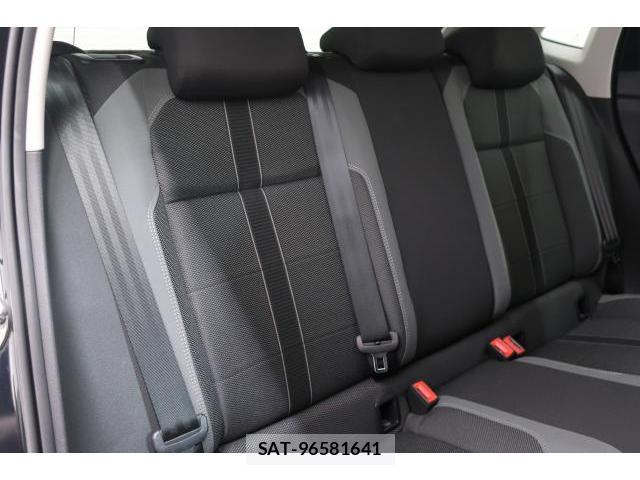 VolksWagen POLO 2018-12 8053227-13