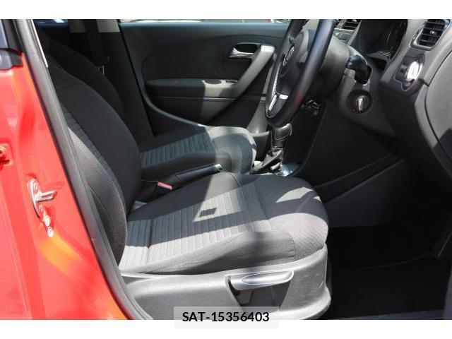 VolksWagen POLO 2013-06 8054400-2