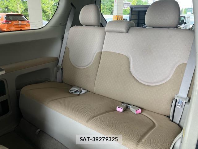 Toyota PORTE 2011-07 8055866-7