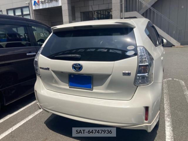 Toyota PRIUS ALPHA 2011-11 8053861-12