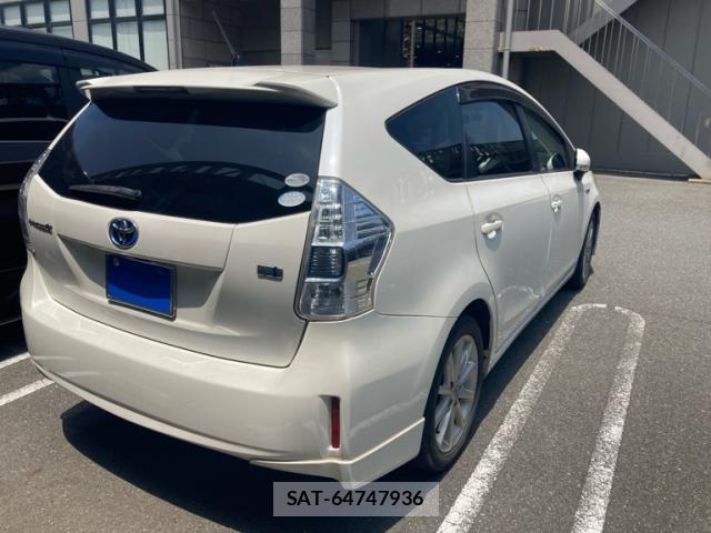 Toyota PRIUS ALPHA 2011-11 8053861-13