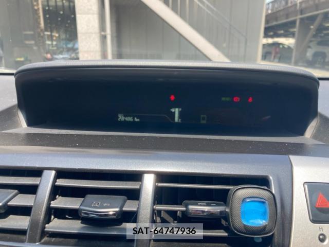 Toyota PRIUS ALPHA 2011-11 8053861-14